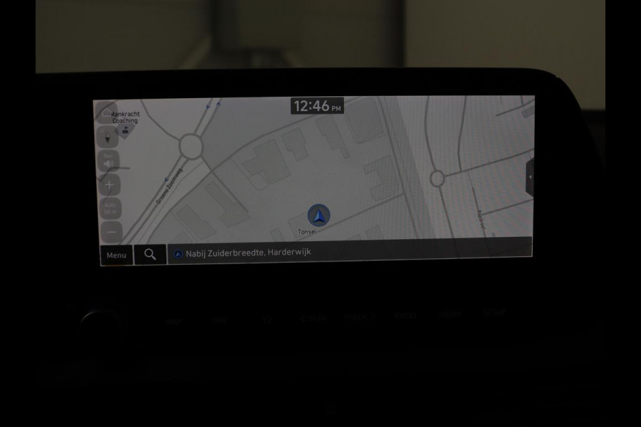 Hyundai Bayon 1.0 T-GDI Premium | Stoelverwarming | Trekhaak | Camera | Carplay | Stuurverwarming | Bose Sound | Navigatie | Keyless | Park Assist | Full LED | Digital Cockpit