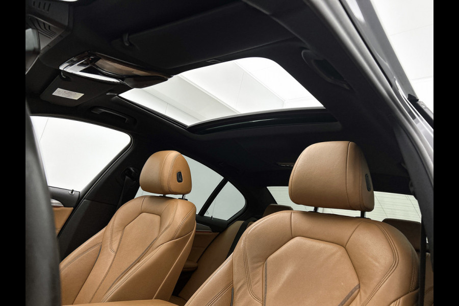 BMW 5 Serie 530e M-sport iPerformance High Executive(Dealer OnderH, Panorama, Lane Assist, Trekhaak, StoelV, Camera, Etc)