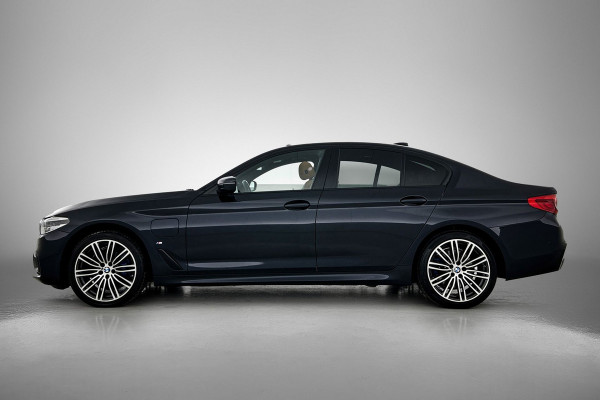 BMW 5 Serie 530e M-sport iPerformance High Executive(Dealer OnderH, Panorama, Lane Assist, Trekhaak, StoelV, Camera, Etc)