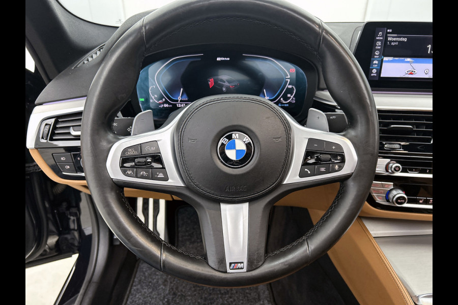 BMW 5 Serie 530e M-sport iPerformance High Executive(Dealer OnderH, Panorama, Lane Assist, Trekhaak, StoelV, Camera, Etc)