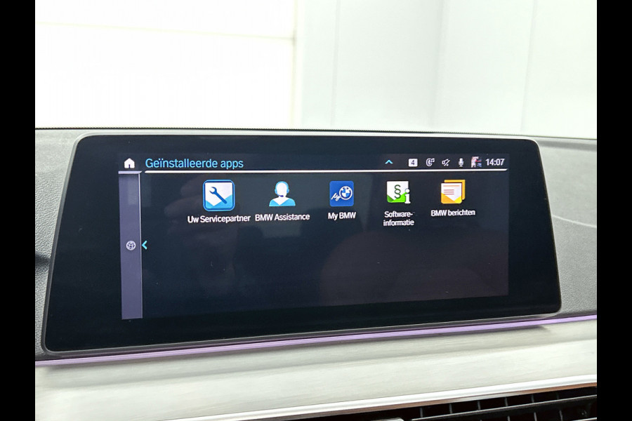 BMW 5 Serie 530e M-sport iPerformance High Executive(Dealer OnderH, Panorama, Lane Assist, Trekhaak, StoelV, Camera, Etc)