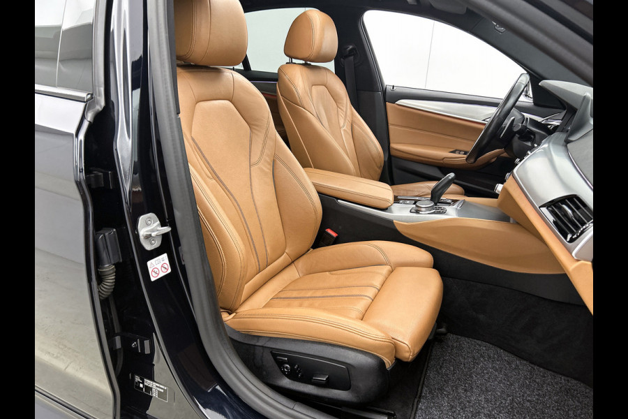 BMW 5 Serie 530e M-sport iPerformance High Executive(Dealer OnderH, Panorama, Lane Assist, Trekhaak, StoelV, Camera, Etc)