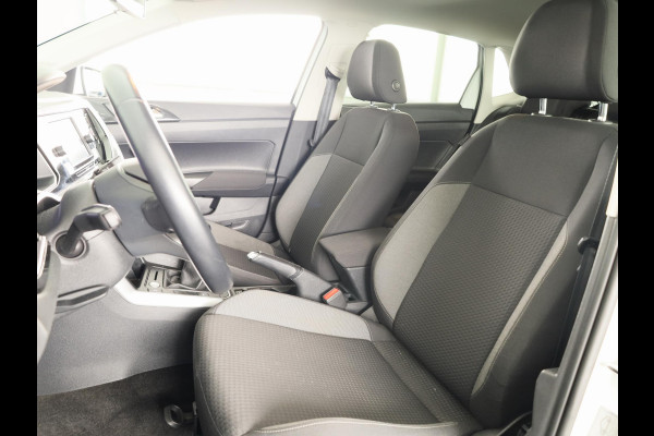 Volkswagen Polo 1.0 TSI Life 95 pk | Navigatie via App | Panoramadak | 17" LM velgen | Parkeersensoren | Adaptieve cruise control | LED koplampen | Stoelverwarming |