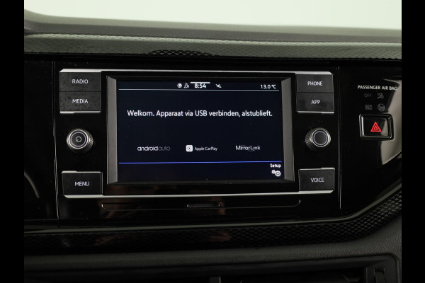 Volkswagen Polo 1.0 TSI Life 95 pk | Navigatie via App | Panoramadak | 17" LM velgen | Parkeersensoren | Adaptieve cruise control | LED koplampen | Stoelverwarming |