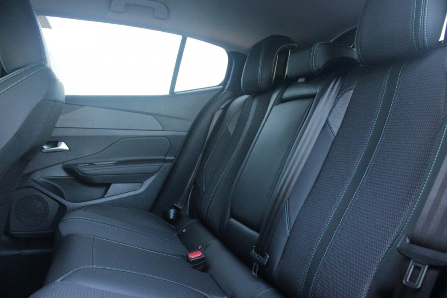 Peugeot 408 1.2 Hybrid 145PK ALLURE | ACHTERUITRIJ CAMERA | KEYLESS ENTRY/START | DRAADLOOS APPLE CARPLAY/ANDROID AUTO | DRAADLOOS TELEFOONLADEN | DAB+ RADIO | NAVIGATIE | ADAPTIVE CRUISE CONTROL | 19" LICHTMETALEN VELGEN | PARKEERSENSOREN ACHTER |