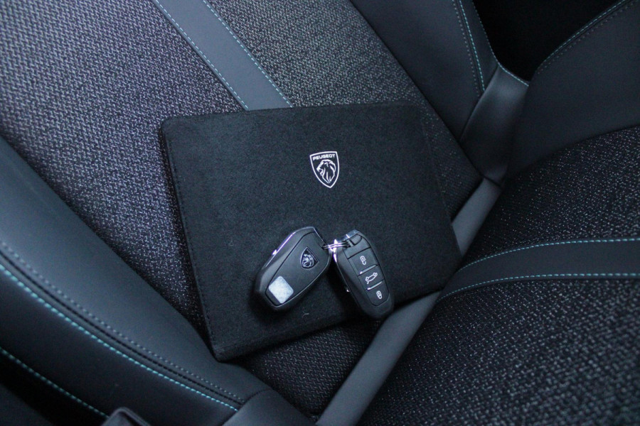 Peugeot 408 1.2 Hybrid 145PK ALLURE | ACHTERUITRIJ CAMERA | KEYLESS ENTRY/START | DRAADLOOS APPLE CARPLAY/ANDROID AUTO | DRAADLOOS TELEFOONLADEN | DAB+ RADIO | NAVIGATIE | ADAPTIVE CRUISE CONTROL | 19" LICHTMETALEN VELGEN | PARKEERSENSOREN ACHTER |