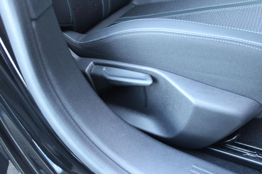 Peugeot 408 1.2 Hybrid 145PK ALLURE | ACHTERUITRIJ CAMERA | KEYLESS ENTRY/START | DRAADLOOS APPLE CARPLAY/ANDROID AUTO | DRAADLOOS TELEFOONLADEN | DAB+ RADIO | NAVIGATIE | ADAPTIVE CRUISE CONTROL | 19" LICHTMETALEN VELGEN | PARKEERSENSOREN ACHTER |