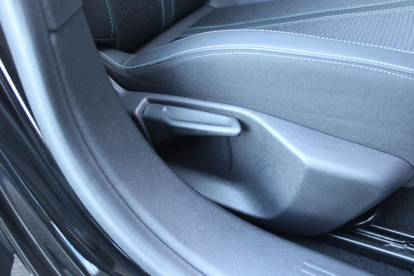 Peugeot 408 1.2 Hybrid 145PK ALLURE | ACHTERUITRIJ CAMERA | KEYLESS ENTRY/START | DRAADLOOS APPLE CARPLAY/ANDROID AUTO | DRAADLOOS TELEFOONLADEN | DAB+ RADIO | NAVIGATIE | ADAPTIVE CRUISE CONTROL | 19" LICHTMETALEN VELGEN | PARKEERSENSOREN ACHTER |