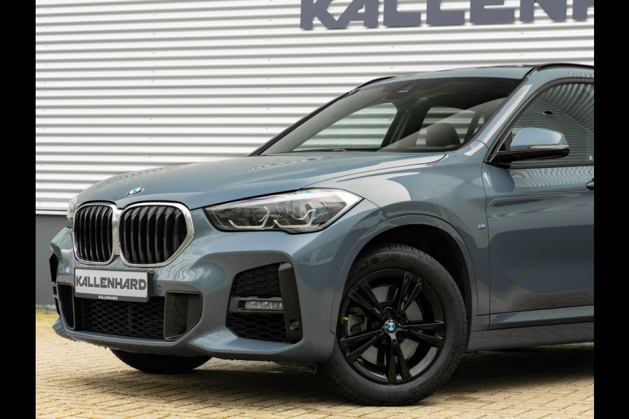BMW X1 sDrive20i M-Sport - Pano - Trekhaak - Memoryzetel - Camera - Harman Kardon