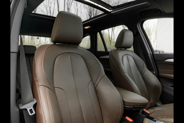 BMW X1 sDrive20i M-Sport - Pano - Trekhaak - Memoryzetel - Camera - Harman Kardon