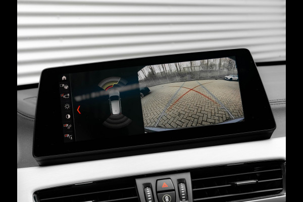 BMW X1 sDrive20i M-Sport - Pano - Trekhaak - Memoryzetel - Camera - Harman Kardon