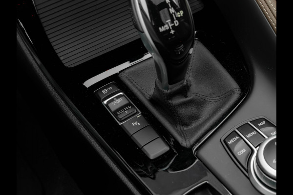 BMW X1 sDrive20i M-Sport - Pano - Trekhaak - Memoryzetel - Camera - Harman Kardon
