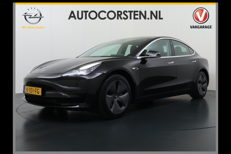Tesla Model 3 60 kWh LFP ACCU Trekhaak (100% laden) Standard RWD Plus AutoPilot Leer Pano-Dak Adaptive-Cruise Camera's Elektr.-Stuur+Stoelen+S Navi LED DAB Voorverwarmen Keyless One-Pedal-Drive Lmv 18" 1e Eigenaar Origineel Nederlandse Auto Accu-Aandrijving-garantie t/m dec 2028/160.000km 1.000kg trekvermogen