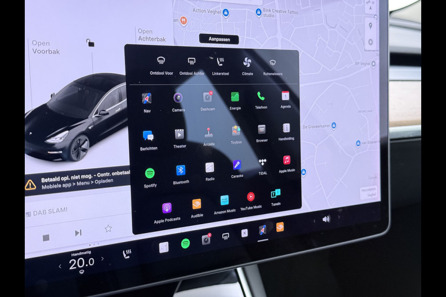 Tesla Model 3 60 kWh LFP ACCU Trekhaak (100% laden) Standard RWD Plus AutoPilot Leer Pano-Dak Adaptive-Cruise Camera's Elektr.-Stuur+Stoelen+S Navi LED DAB Voorverwarmen Keyless One-Pedal-Drive Lmv 18" 1e Eigenaar Origineel Nederlandse Auto Accu-Aandrijving-garantie t/m dec 2028/160.000km 1.000kg trekvermogen
