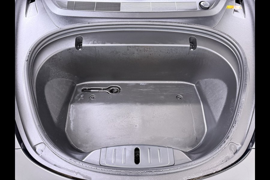 Tesla Model 3 60 kWh LFP ACCU Trekhaak (100% laden) Standard RWD Plus AutoPilot Leer Pano-Dak Adaptive-Cruise Camera's Elektr.-Stuur+Stoelen+S Navi LED DAB Voorverwarmen Keyless One-Pedal-Drive Lmv 18" 1e Eigenaar Origineel Nederlandse Auto Accu-Aandrijving-garantie t/m dec 2028/160.000km 1.000kg trekvermogen