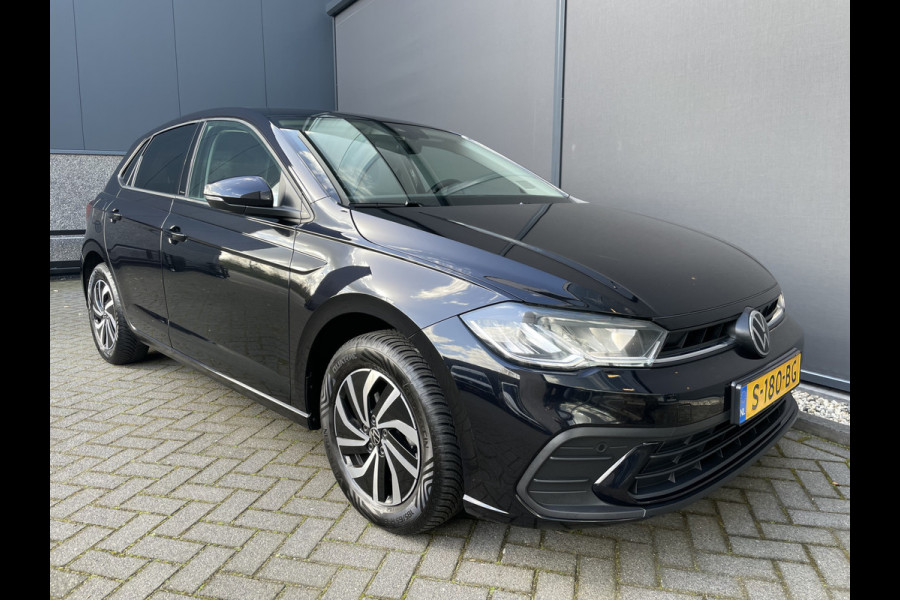 Volkswagen Polo 1.0 TSI Life Airco - Apple carplay - Navigatie - Parkeersensoren - Bluetooth - Cruise control - Led verlichting - Licht metalen velgen 15 inch - Radio - Start/stop systeem - Stuur leder - Stuur multfunctioneel
