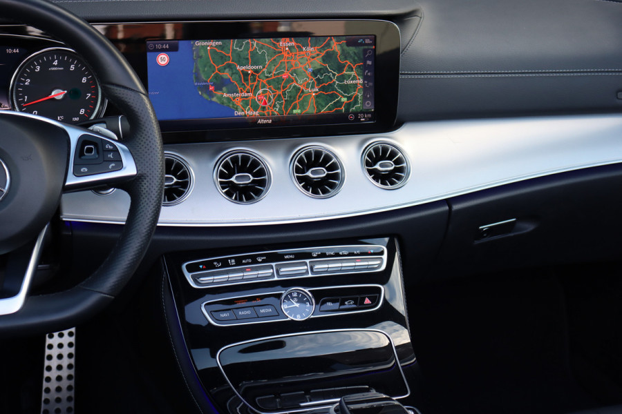 Mercedes-Benz E-Klasse Cabrio 200 AMG Line | Airscarf | Distronic Pro | Camera | Nappa Leder | Sfeerverlichting | High Perf. LED | Apple Carplay / Android Auto |