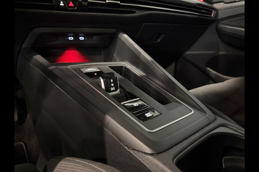 Volkswagen Golf 2.0 TDI | PANO | TREKHAAK | CAMERA | MEMORY SEATS | CARPLAY | IQ DRIVE