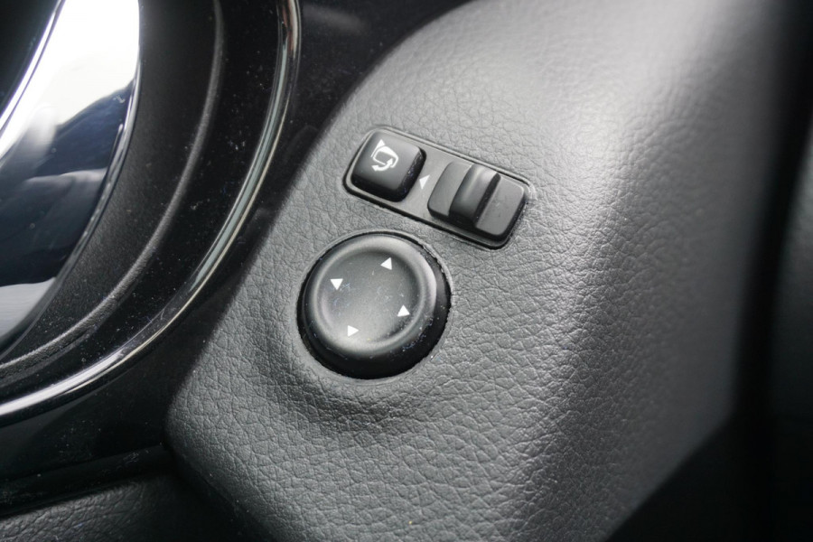 Nissan QASHQAI 1.3 DIG-T 140PK|Panodak|Trekhaak|360Camera| Dealeronderhouden.