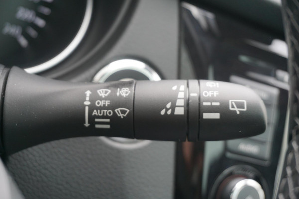 Nissan QASHQAI 1.3 DIG-T 140PK|Panodak|Trekhaak|360Camera| Dealeronderhouden.