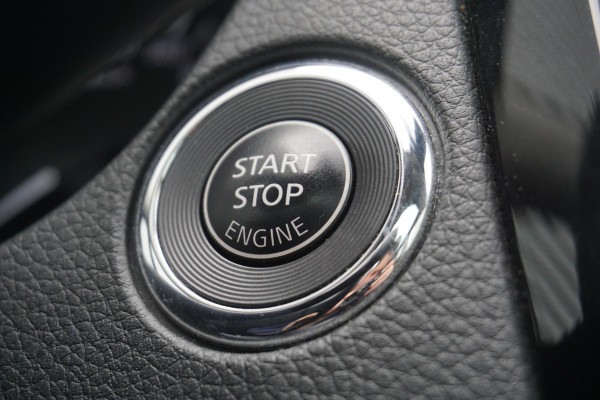 Nissan QASHQAI 1.3 DIG-T 140PK|Panodak|Trekhaak|360Camera| Dealeronderhouden.