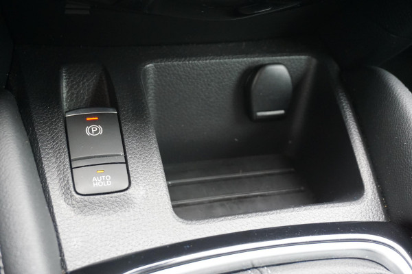 Nissan QASHQAI 1.3 DIG-T 140PK|Panodak|Trekhaak|360Camera| Dealeronderhouden.