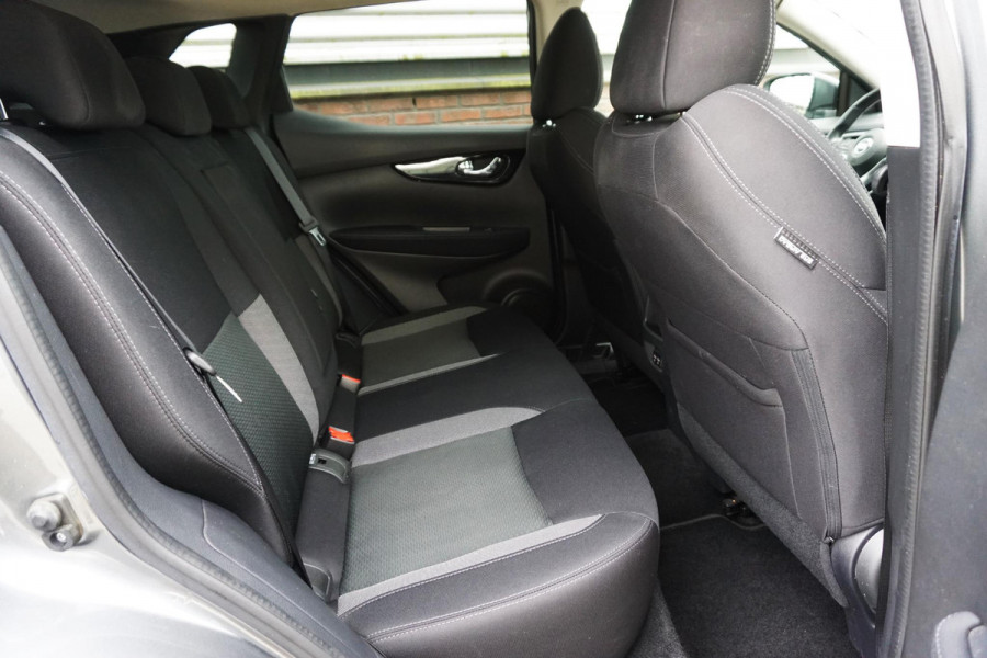 Nissan QASHQAI 1.3 DIG-T 140PK|Panodak|Trekhaak|360Camera| Dealeronderhouden.
