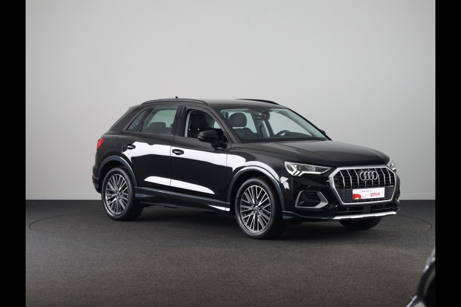 Audi Q3 35 TFSI Business Edition 150pk | Navigatie | Stoelverwarming | Parkeersensoren voor en achter | Climatronic