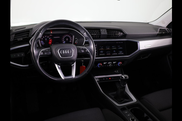 Audi Q3 35 TFSI Business Edition 150pk | Navigatie | Stoelverwarming | Parkeersensoren voor en achter | Climatronic
