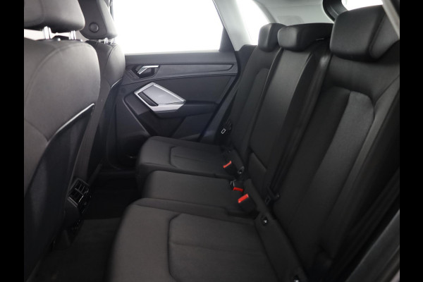 Audi Q3 35 TFSI Business Edition 150pk | Navigatie | Stoelverwarming | Parkeersensoren voor en achter | Climatronic