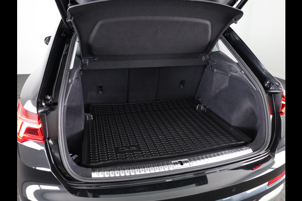Audi Q3 35 TFSI Business Edition 150pk | Navigatie | Stoelverwarming | Parkeersensoren voor en achter | Climatronic