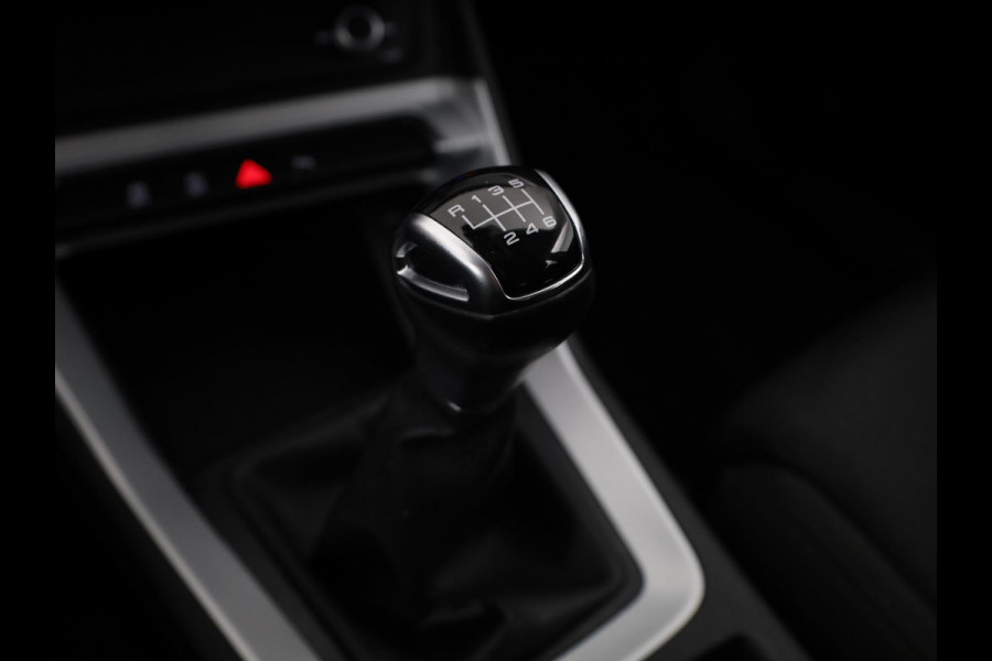 Audi Q3 35 TFSI Business Edition 150pk | Navigatie | Stoelverwarming | Parkeersensoren voor en achter | Climatronic