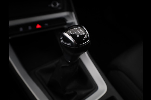 Audi Q3 35 TFSI Business Edition 150pk | Navigatie | Stoelverwarming | Parkeersensoren voor en achter | Climatronic