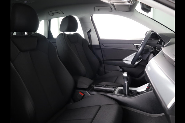 Audi Q3 35 TFSI Business Edition 150pk | Navigatie | Stoelverwarming | Parkeersensoren voor en achter | Climatronic