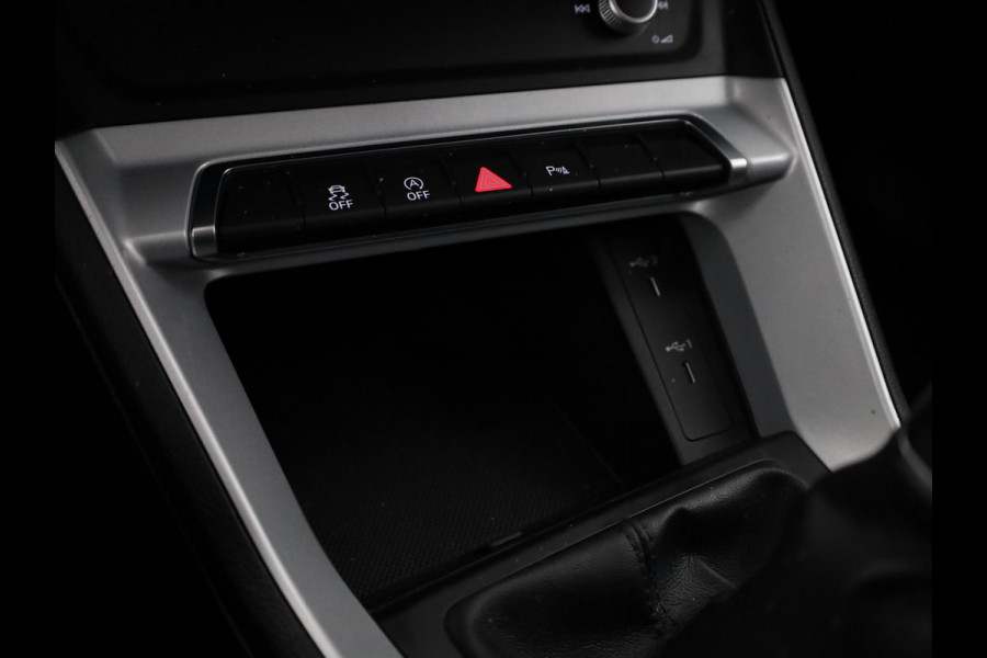 Audi Q3 35 TFSI Business Edition 150pk | Navigatie | Stoelverwarming | Parkeersensoren voor en achter | Climatronic