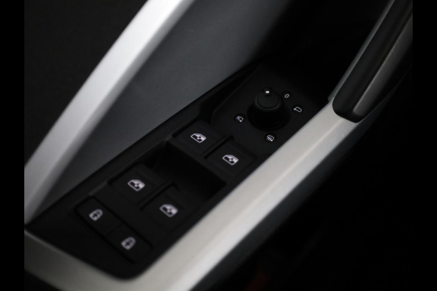 Audi Q3 35 TFSI Business Edition 150pk | Navigatie | Stoelverwarming | Parkeersensoren voor en achter | Climatronic