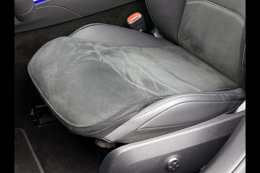 Mercedes-Benz E-Klasse Estate 300 e AMG Plug-In Hybride | AMG Line | Night Pakket | Trekhaak | MBUX Superscreen | Panoramadak | 20 Inch AMG velgen | Inclusief 24 maanden MB Certified garantie voor Europa.