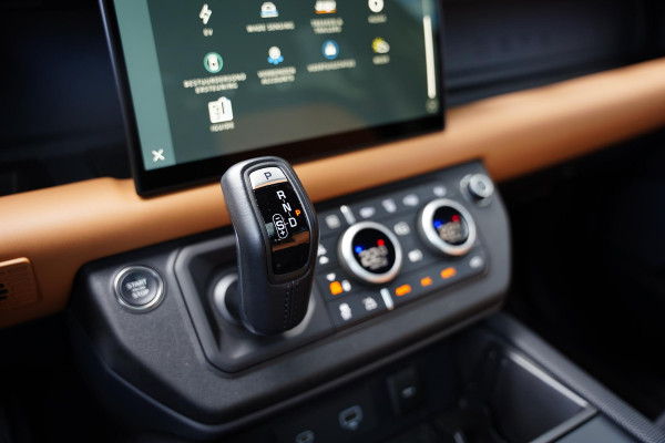 Land Rover Defender 110 P400 E X-Dynamic HSE GERESERVEERD