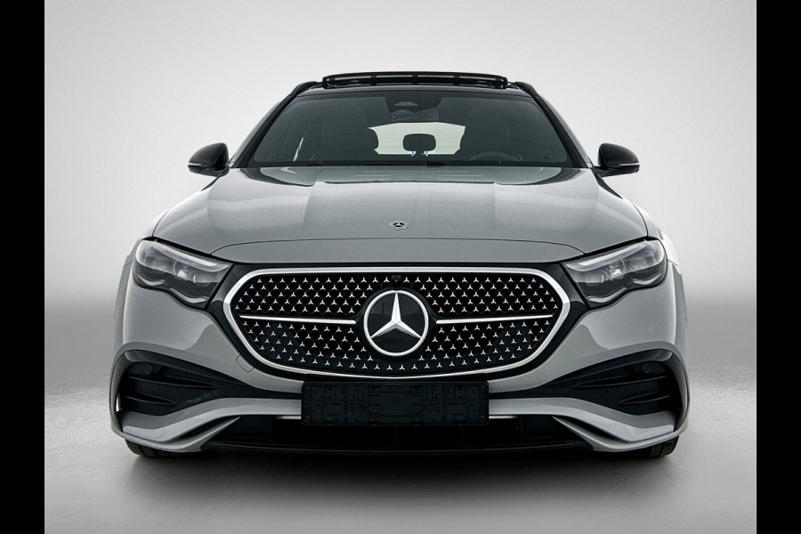 Mercedes-Benz E-Klasse Estate 300 e AMG Plug-In Hybride | AMG Line | Night Pakket | Trekhaak | MBUX Superscreen | Panoramadak | 20 Inch AMG velgen | Inclusief 24 maanden MB Certified garantie voor Europa.