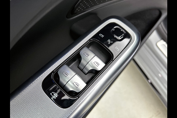 Mercedes-Benz E-Klasse Estate 300 e AMG Plug-In Hybride | AMG Line | Night Pakket | Trekhaak | MBUX Superscreen | Panoramadak | 20 Inch AMG velgen | Inclusief 24 maanden MB Certified garantie voor Europa.