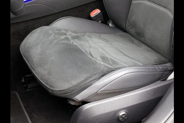 Mercedes-Benz E-Klasse Estate 300 e AMG Plug-In Hybride | AMG Line | Night Pakket | Trekhaak | MBUX Superscreen | Panoramadak | 20 Inch AMG velgen | Inclusief 24 maanden MB Certified garantie voor Europa.