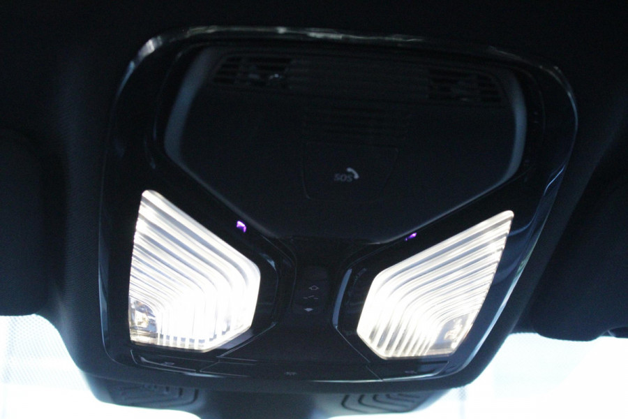 BMW 5 Serie Touring 530e 292PK xDrive M-SPORT BUSINESS EDITION PLUS | PANORAMA SCHUIF/KANTEL DAK | HARMAN KARDON AUDIO SYSTEM | LEDEREN BEKLEDING DAKOTA SCHWARZ | COMFORT ACCESS | HEAD UP DISPLAY | ZONNESCHERM ZIJRUITEN | ADAPTIEVE LED KOPLAMPEN | DRIVING ASSISTANT PROFESSIONAL MET O.A. ADAPTIVE CRUISE CONTROL EN DODEHOEK DETECTIE | ACHTERUITRIJ CAMERA | PARKEERSENSOREN VOOR + ACHTER | DRAADLOZE APPLE CARPLAY/ANDROID AUTO | NAVIGATIE | SFEER VERLICHTING | DRAADLOZE TELEFOONLADER | ELEKTRISCH BEDIENBARE VOORSTOELEN |