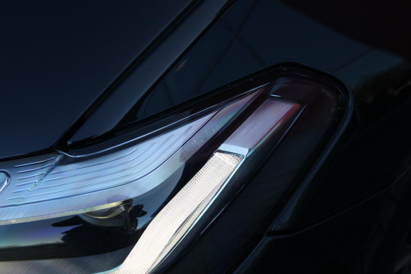 BMW 5 Serie Touring 530e 292PK xDrive M-SPORT BUSINESS EDITION PLUS | PANORAMA SCHUIF/KANTEL DAK | HARMAN KARDON AUDIO SYSTEM | LEDEREN BEKLEDING DAKOTA SCHWARZ | COMFORT ACCESS | HEAD UP DISPLAY | ZONNESCHERM ZIJRUITEN | ADAPTIEVE LED KOPLAMPEN | DRIVING ASSISTANT PROFESSIONAL MET O.A. ADAPTIVE CRUISE CONTROL EN DODEHOEK DETECTIE | ACHTERUITRIJ CAMERA | PARKEERSENSOREN VOOR + ACHTER | DRAADLOZE APPLE CARPLAY/ANDROID AUTO | NAVIGATIE | SFEER VERLICHTING | DRAADLOZE TELEFOONLADER | ELEKTRISCH BEDIENBARE VOORSTOELEN |