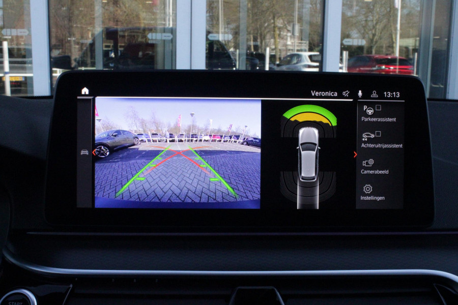 BMW 5 Serie Touring 530e 292PK xDrive M-SPORT BUSINESS EDITION PLUS | PANORAMA SCHUIF/KANTEL DAK | HARMAN KARDON AUDIO SYSTEM | LEDEREN BEKLEDING DAKOTA SCHWARZ | COMFORT ACCESS | HEAD UP DISPLAY | ZONNESCHERM ZIJRUITEN | ADAPTIEVE LED KOPLAMPEN | DRIVING ASSISTANT PROFESSIONAL MET O.A. ADAPTIVE CRUISE CONTROL EN DODEHOEK DETECTIE | ACHTERUITRIJ CAMERA | PARKEERSENSOREN VOOR + ACHTER | DRAADLOZE APPLE CARPLAY/ANDROID AUTO | NAVIGATIE | SFEER VERLICHTING | DRAADLOZE TELEFOONLADER | ELEKTRISCH BEDIENBARE VOORSTOELEN |