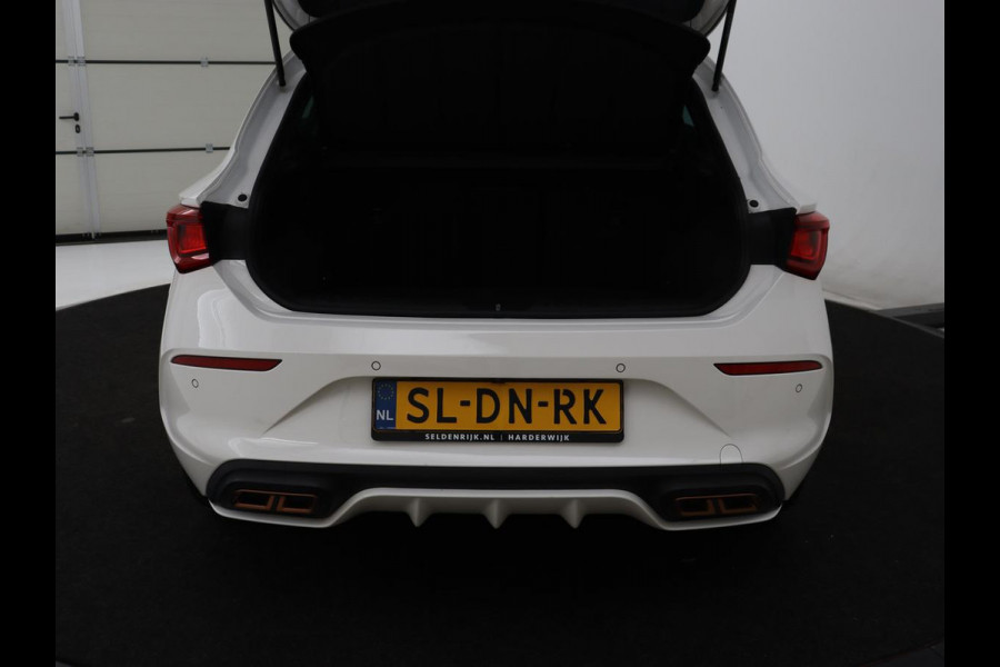 CUPRA Leon 1.4 eHybrid | SOH 90% | Carplay | Stoelverwarming | Adaptive cruise | Memory | Camera | Sfeerverlichting | Keyless | Sportstoelen | Navigatie | Full LED | Parkeerhulp | PHEV | Plug In