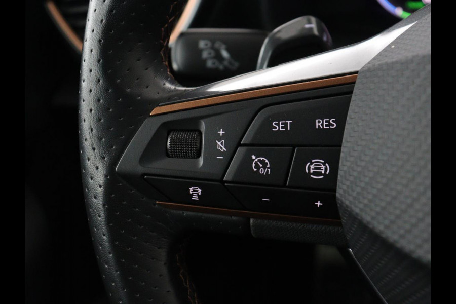 CUPRA Leon 1.4 eHybrid | SOH 90% | Carplay | Stoelverwarming | Adaptive cruise | Memory | Camera | Sfeerverlichting | Keyless | Sportstoelen | Navigatie | Full LED | Parkeerhulp | PHEV | Plug In