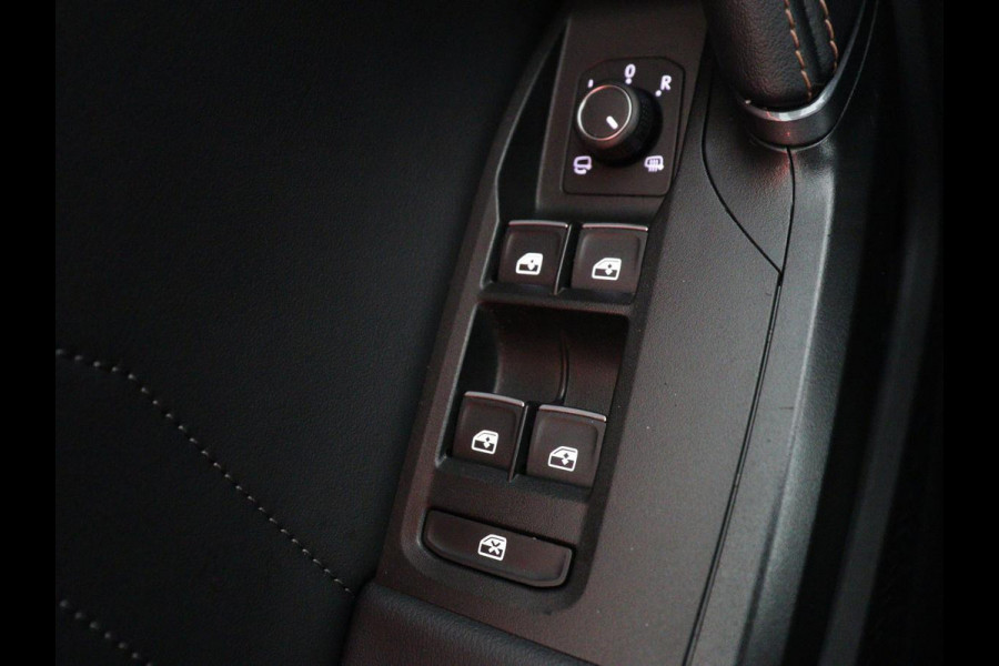 CUPRA Leon 1.4 eHybrid | SOH 90% | Carplay | Stoelverwarming | Adaptive cruise | Memory | Camera | Sfeerverlichting | Keyless | Sportstoelen | Navigatie | Full LED | Parkeerhulp | PHEV | Plug In