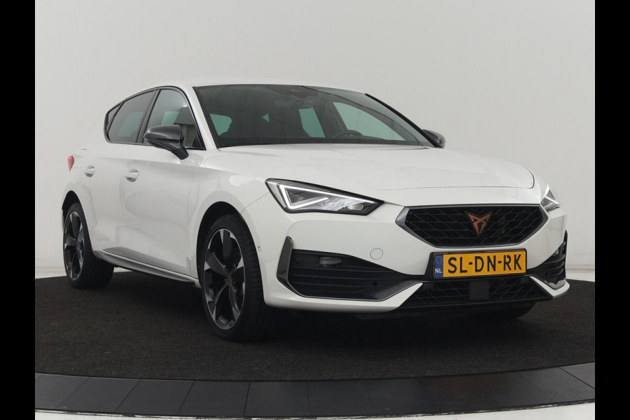 CUPRA Leon 1.4 eHybrid | SOH 90% | Carplay | Stoelverwarming | Adaptive cruise | Memory | Camera | Sfeerverlichting | Keyless | Sportstoelen | Navigatie | Full LED | Parkeerhulp | PHEV | Plug In
