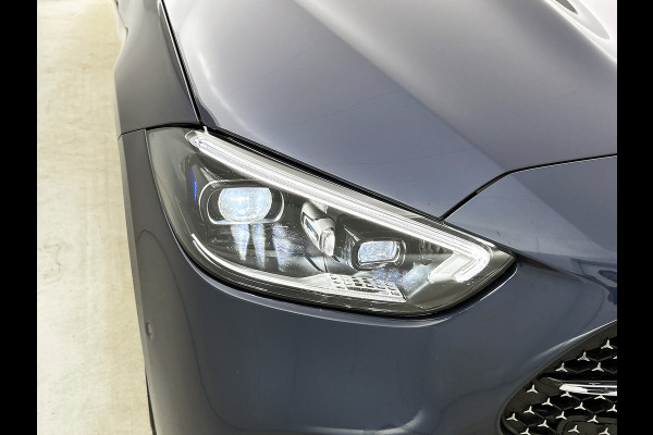 Mercedes-Benz C-Klasse 200 AMG Line Inclusief 24 maanden MB Certified garantie voor Europa.