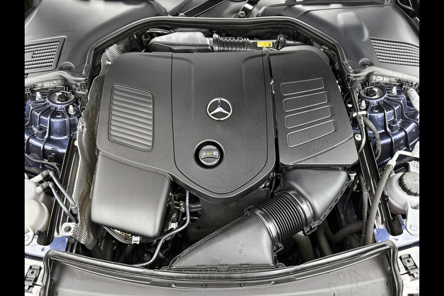Mercedes-Benz C-Klasse 200 AMG Line Inclusief 24 maanden MB Certified garantie voor Europa.